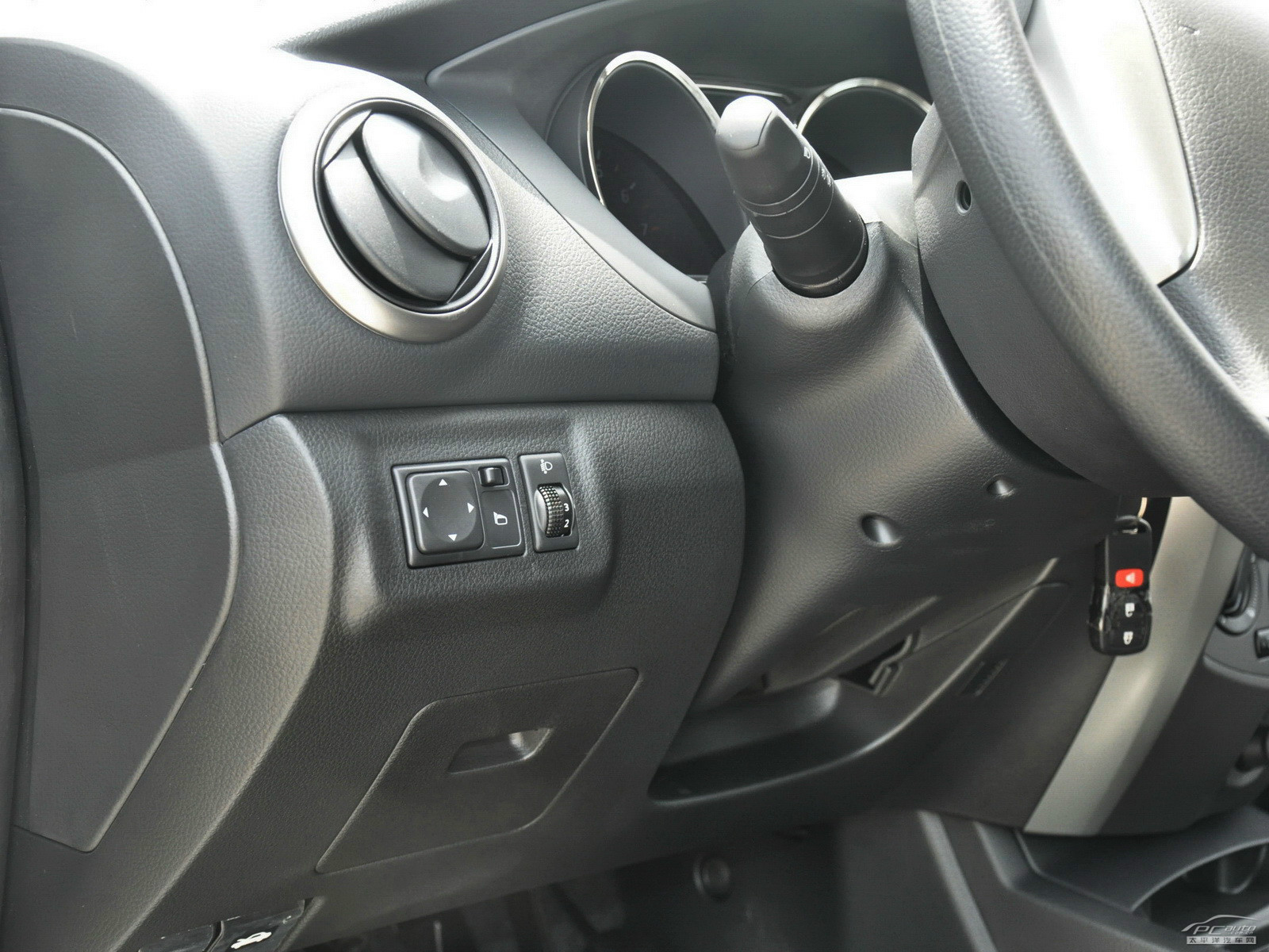 驪威內(nèi)飾高清大圖