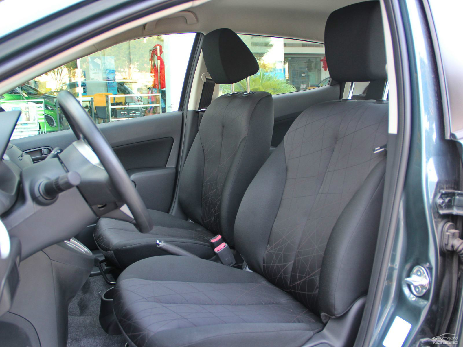 馬自達2內(nèi)飾高清大圖