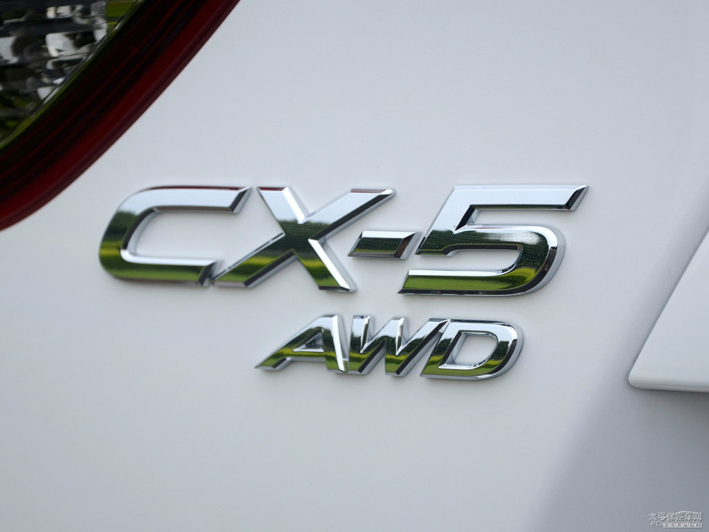 珠光白馬自達(dá)CX-5車尾外觀圖片