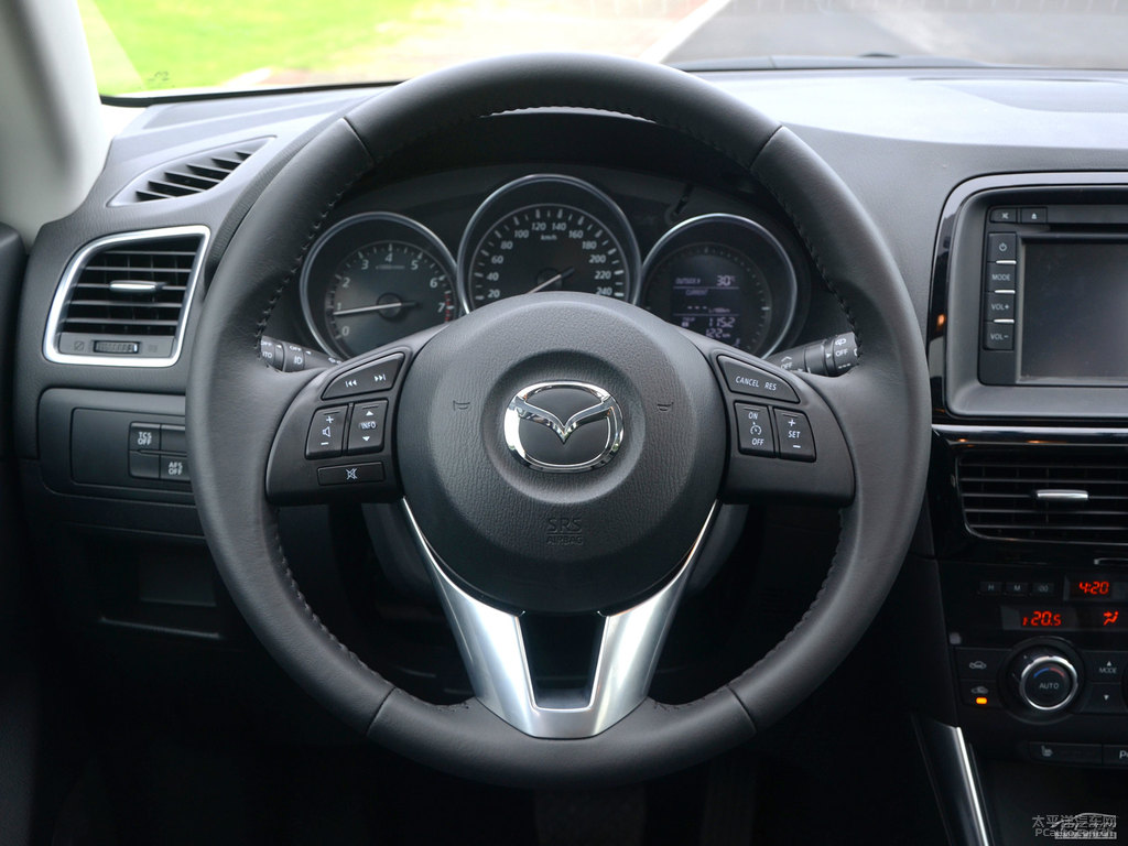 珠光白馬自達(dá)CX-5中控內(nèi)飾圖片