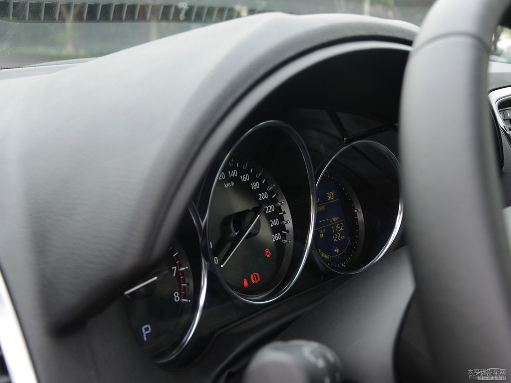 珠光白馬自達(dá)CX-5中控內(nèi)飾圖片