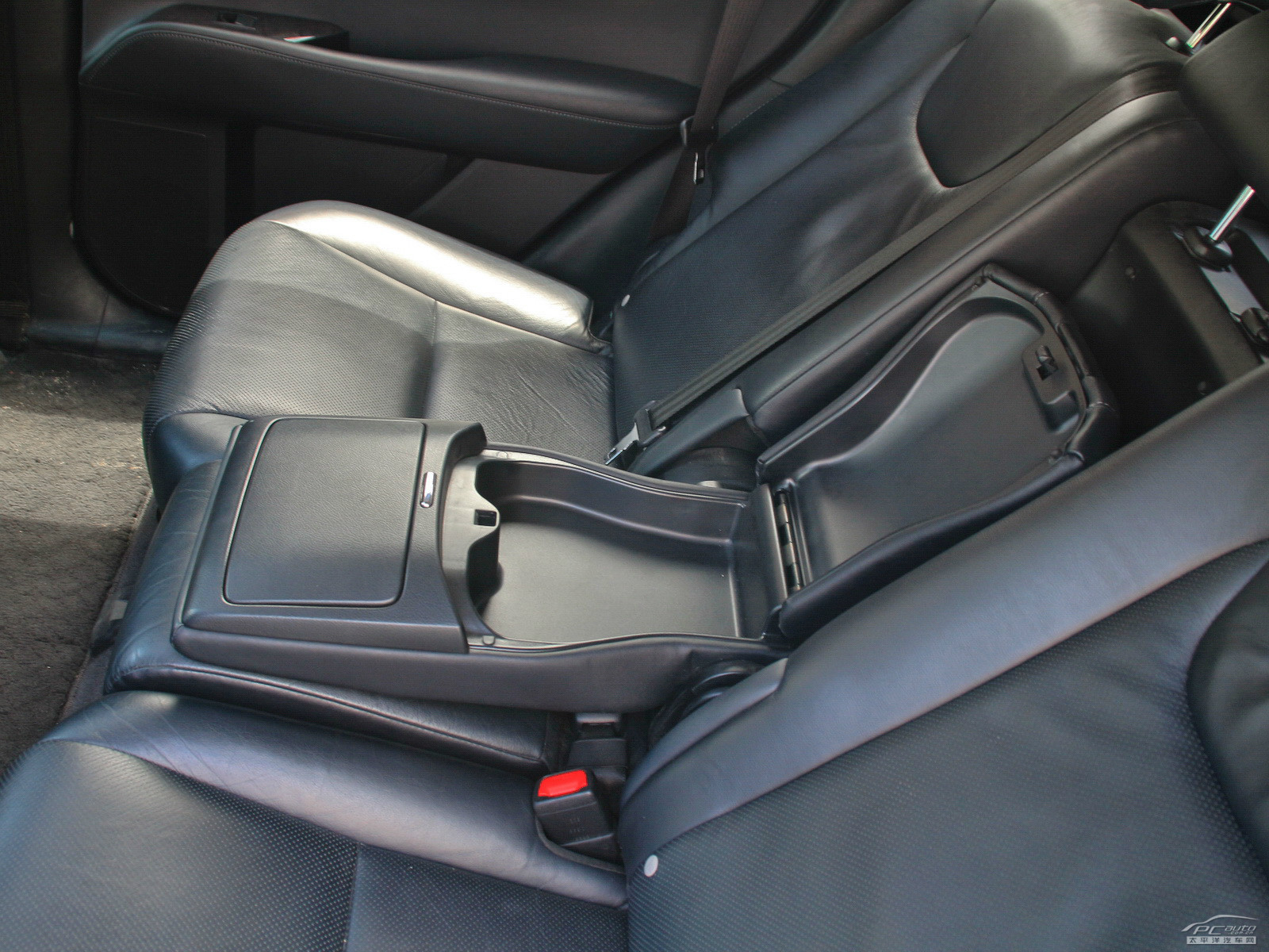 雷克薩斯RX空間高清大圖