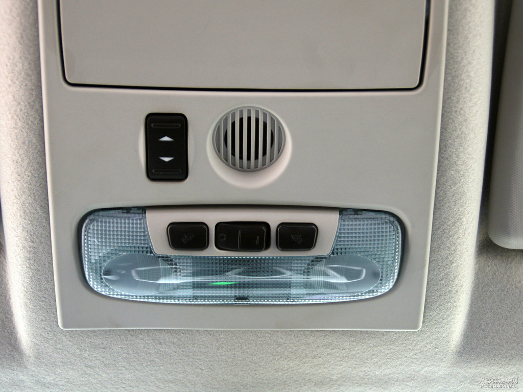 魅影灰翼搏車廂內(nèi)飾圖片