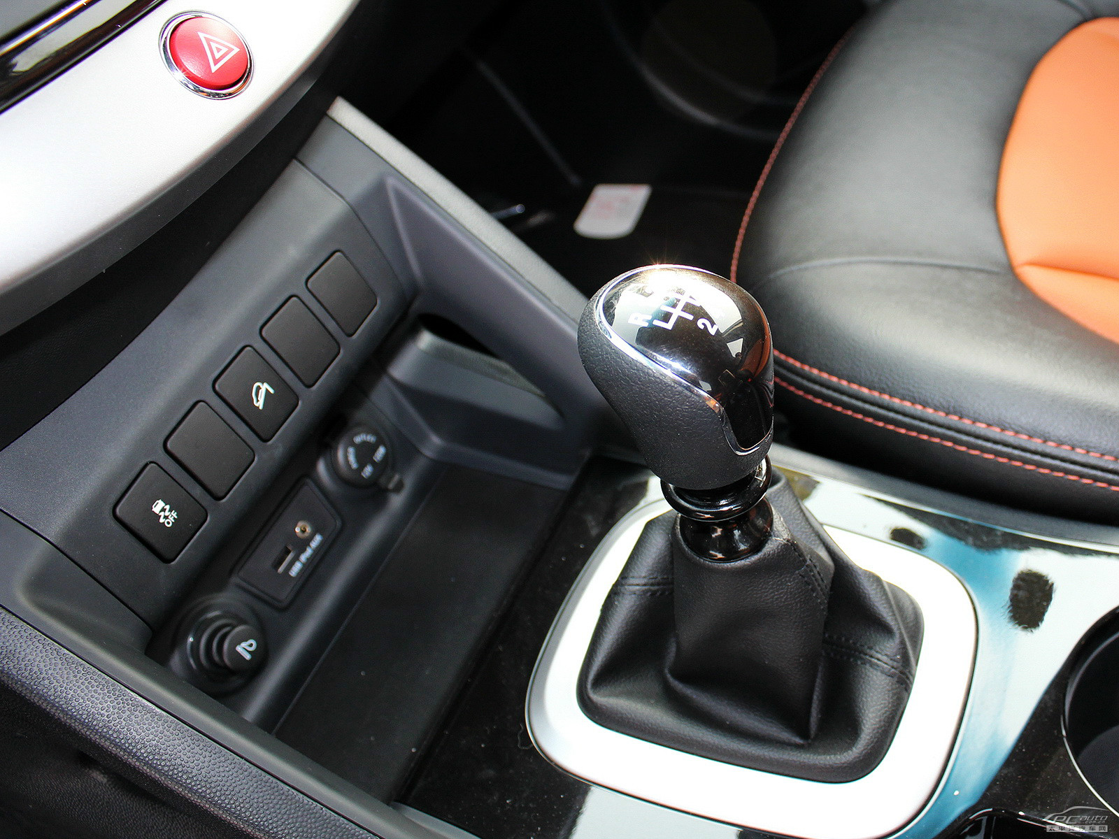 瑞風(fēng)S5內(nèi)飾高清大圖