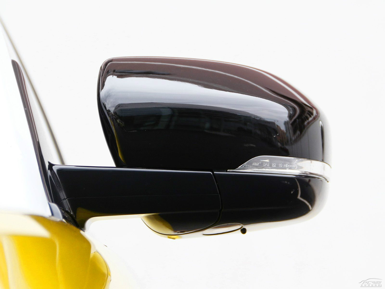 攬勝極光(進(jìn)口)外觀高清大圖