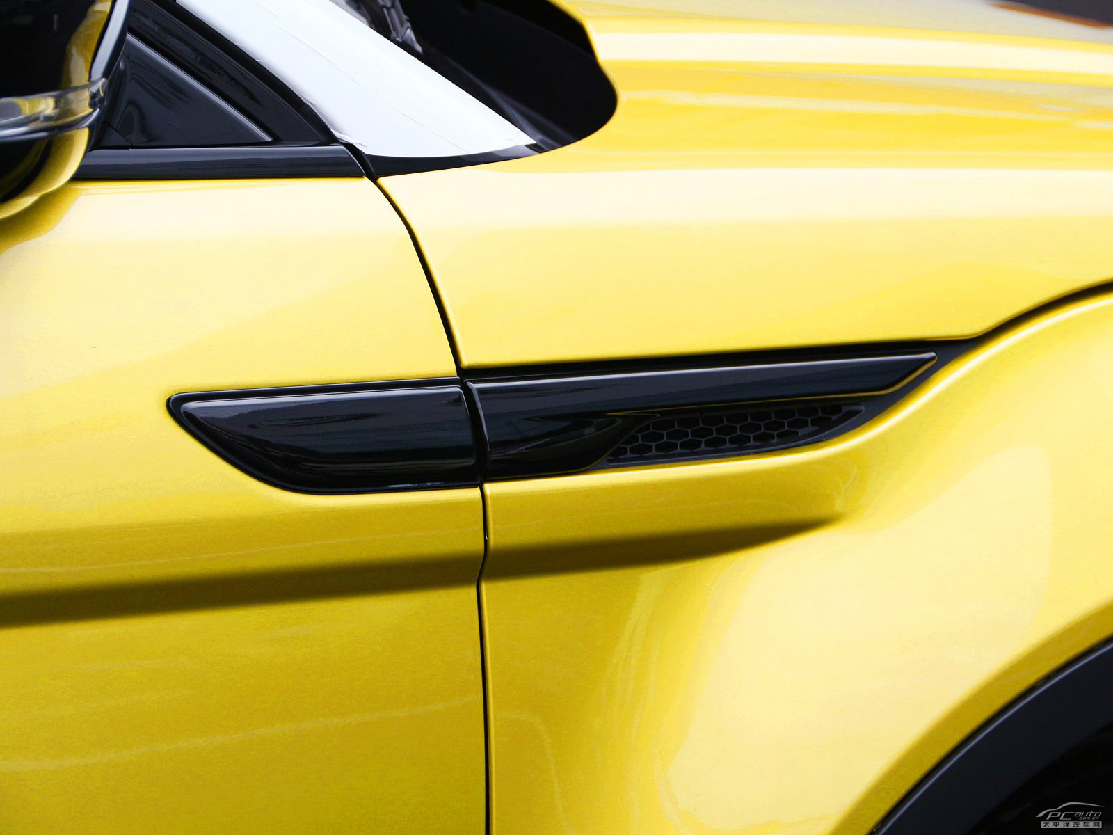 攬勝極光(進(jìn)口)外觀高清大圖