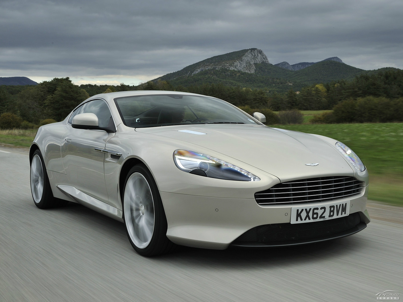 DB9外觀高清大圖