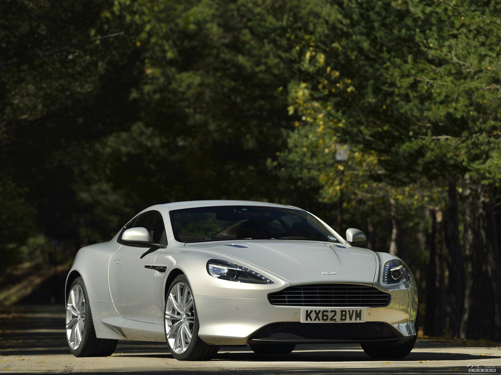 DB9外觀高清大圖