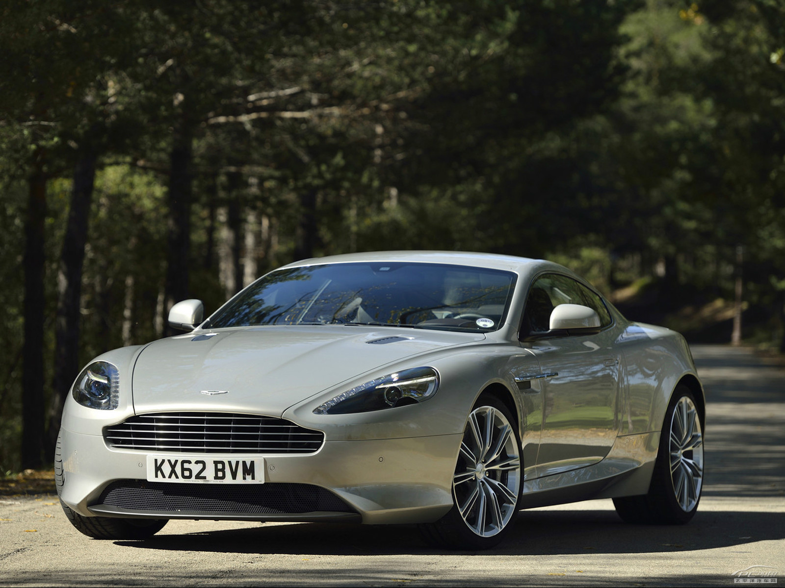 DB9外觀高清大圖