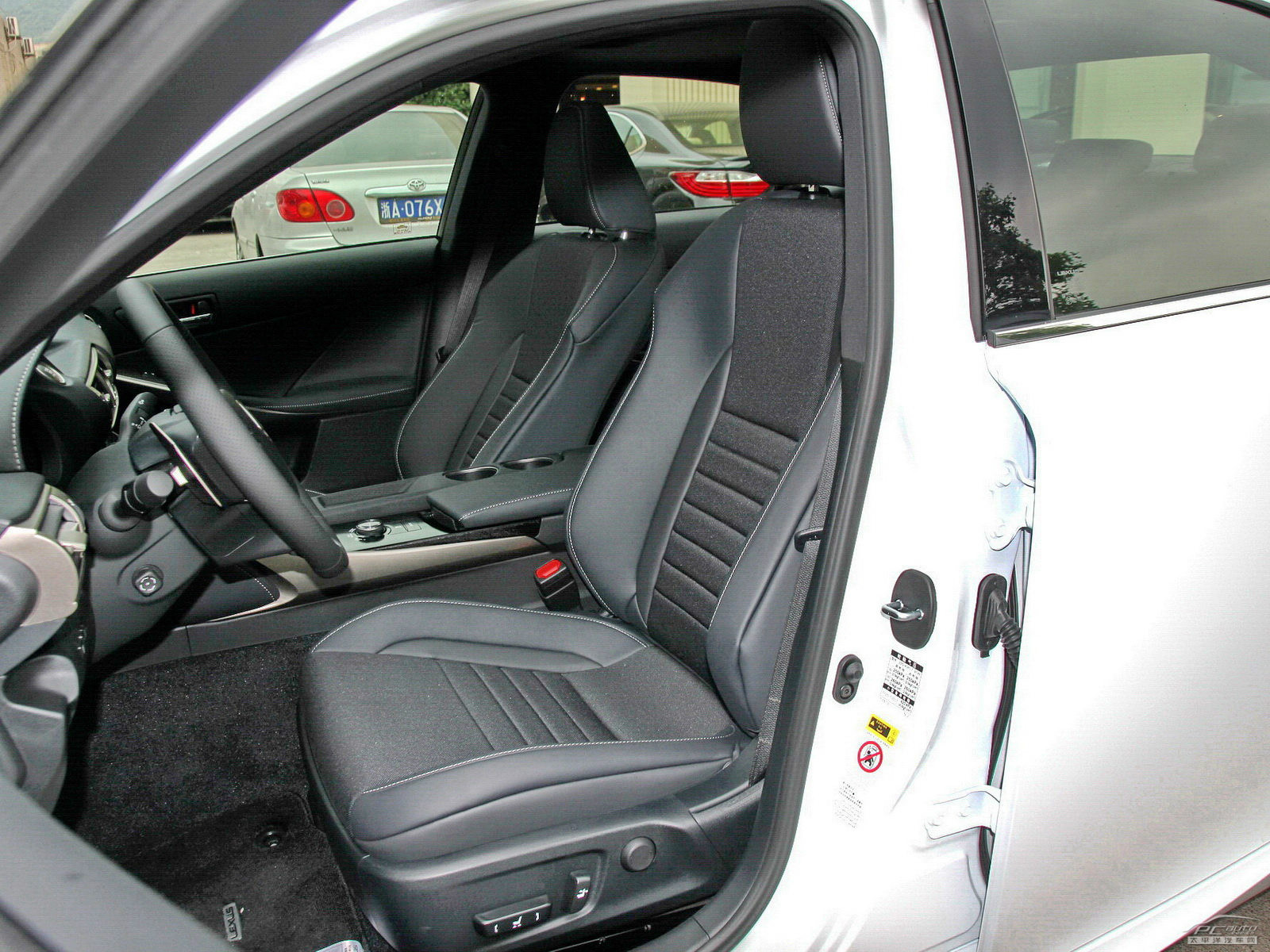 雷克薩斯IS內(nèi)飾高清大圖