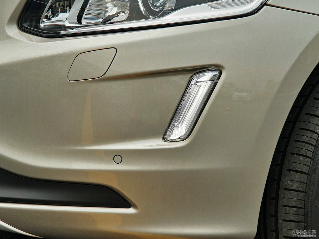 ĺɫ~֠XC60(M)܇^^DƬ