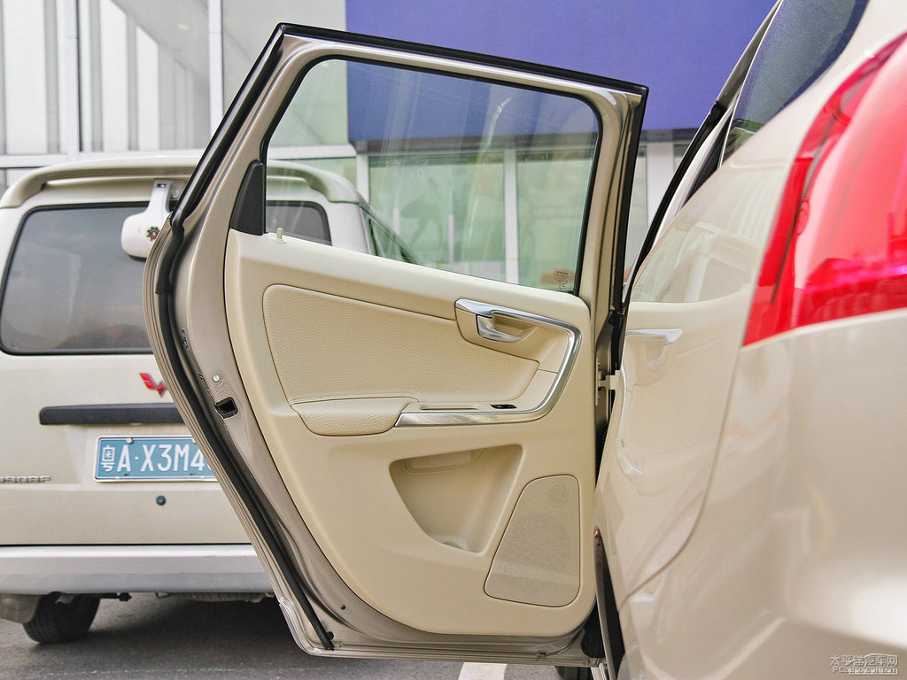 ĺɫ~֠XC60(M(jn))܇(ni)DƬ
