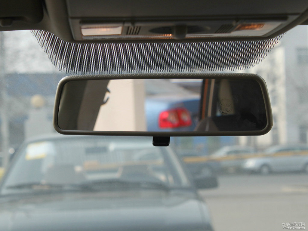 炫晶橙大眾Polo車廂內(nèi)飾圖片