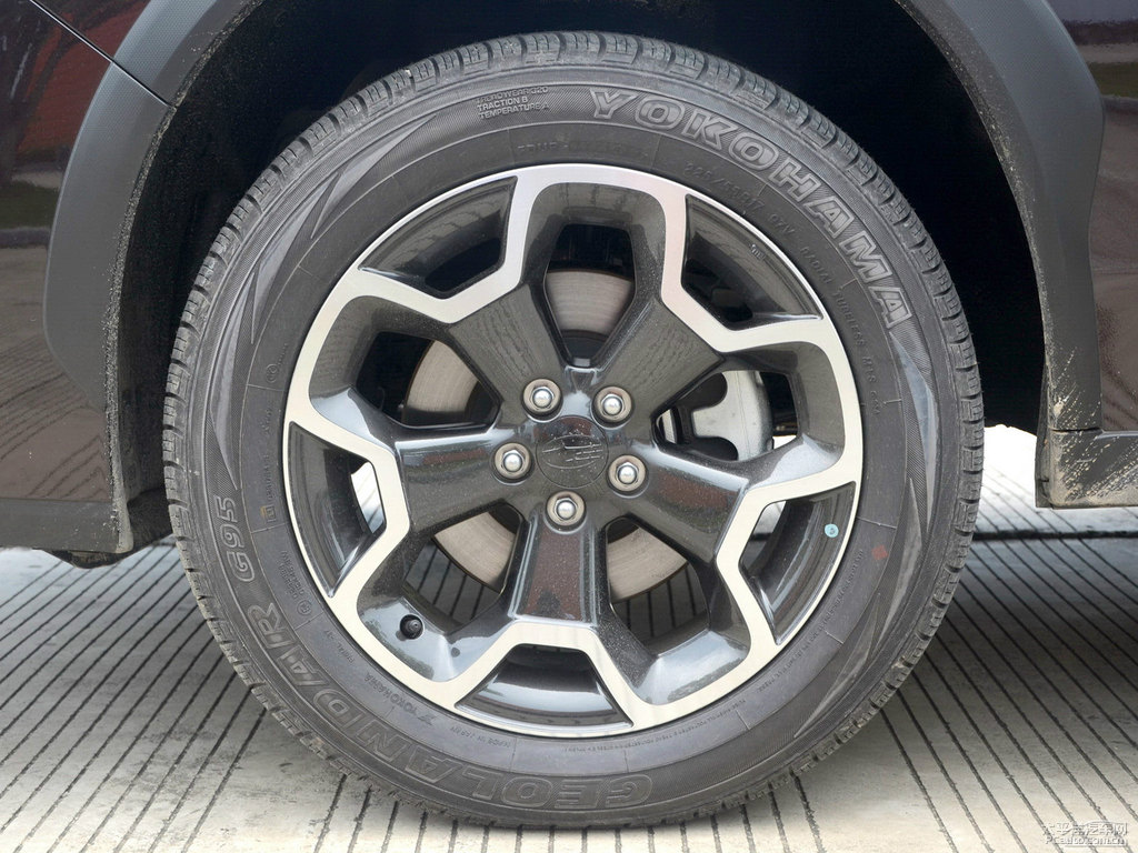 黑曜珍珠黑斯巴魯XV車身外觀圖片