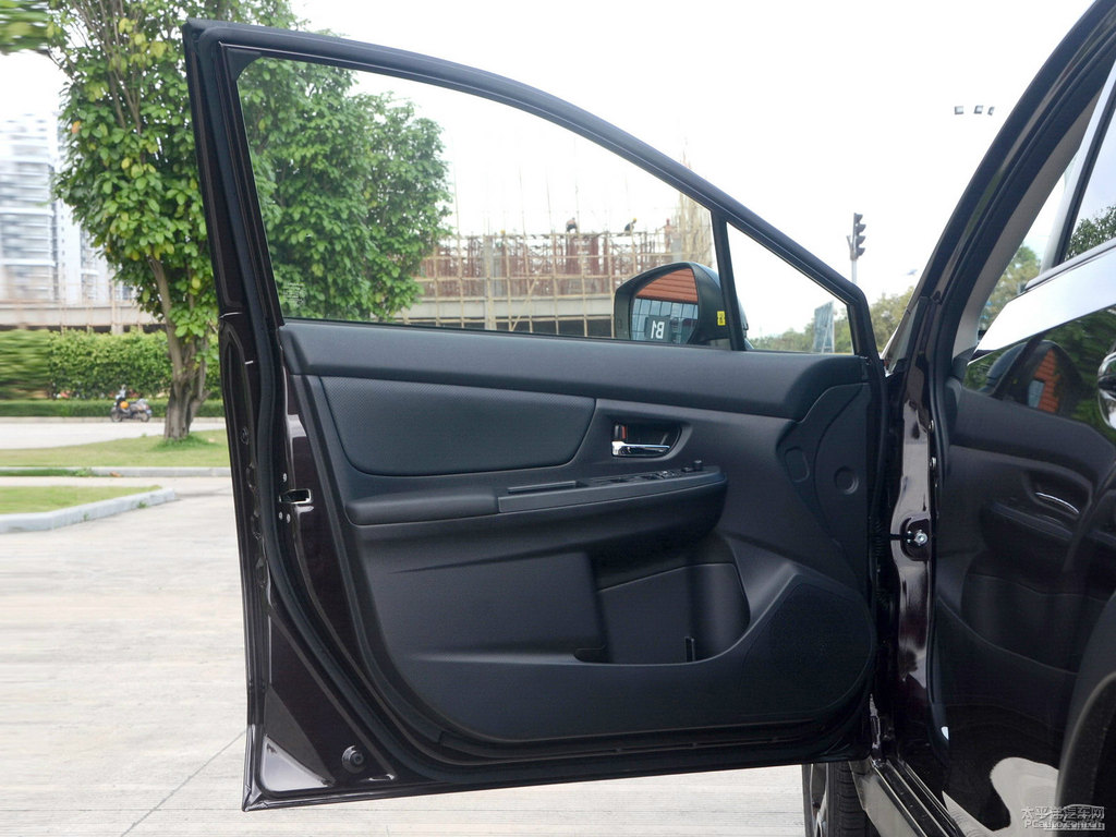 黑曜珍珠黑斯巴魯XV車廂內(nèi)飾圖片
