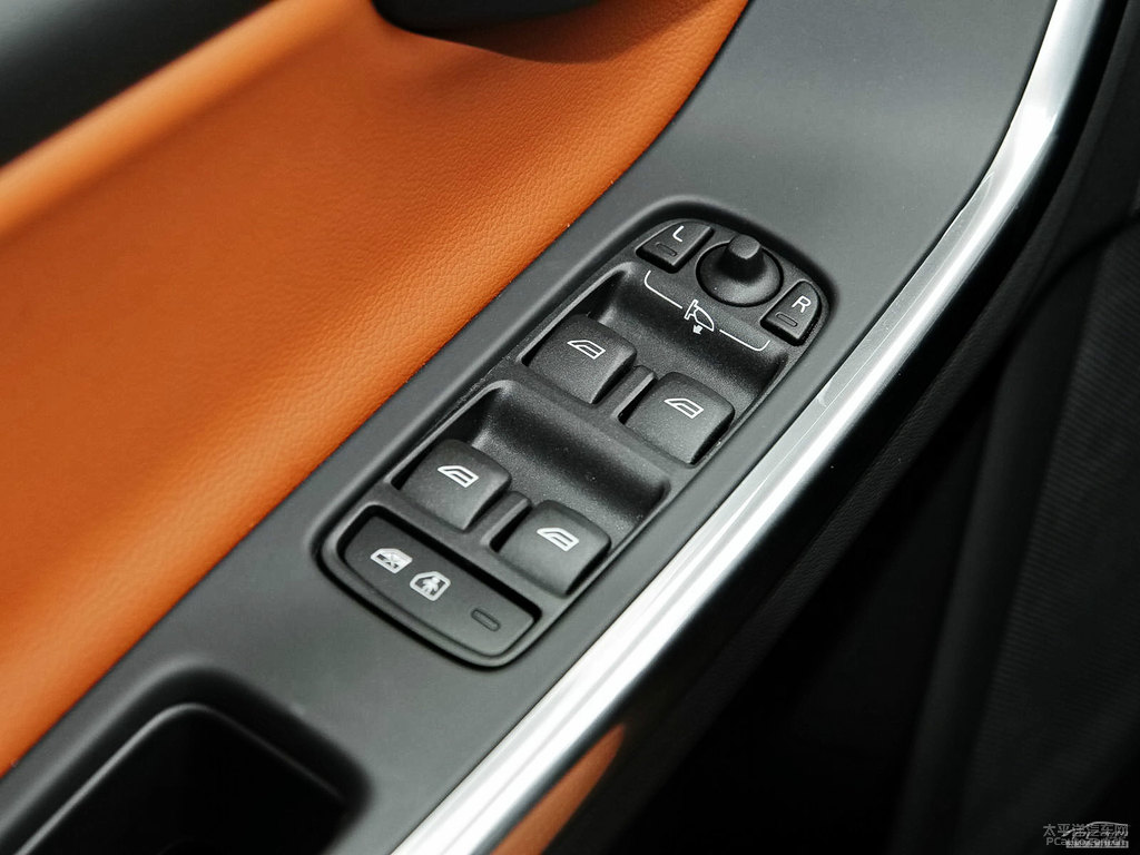 沃爾沃V60車廂內(nèi)飾圖片