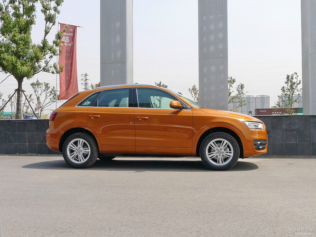 薩摩亞橙奧迪Q3整車外觀外觀圖片