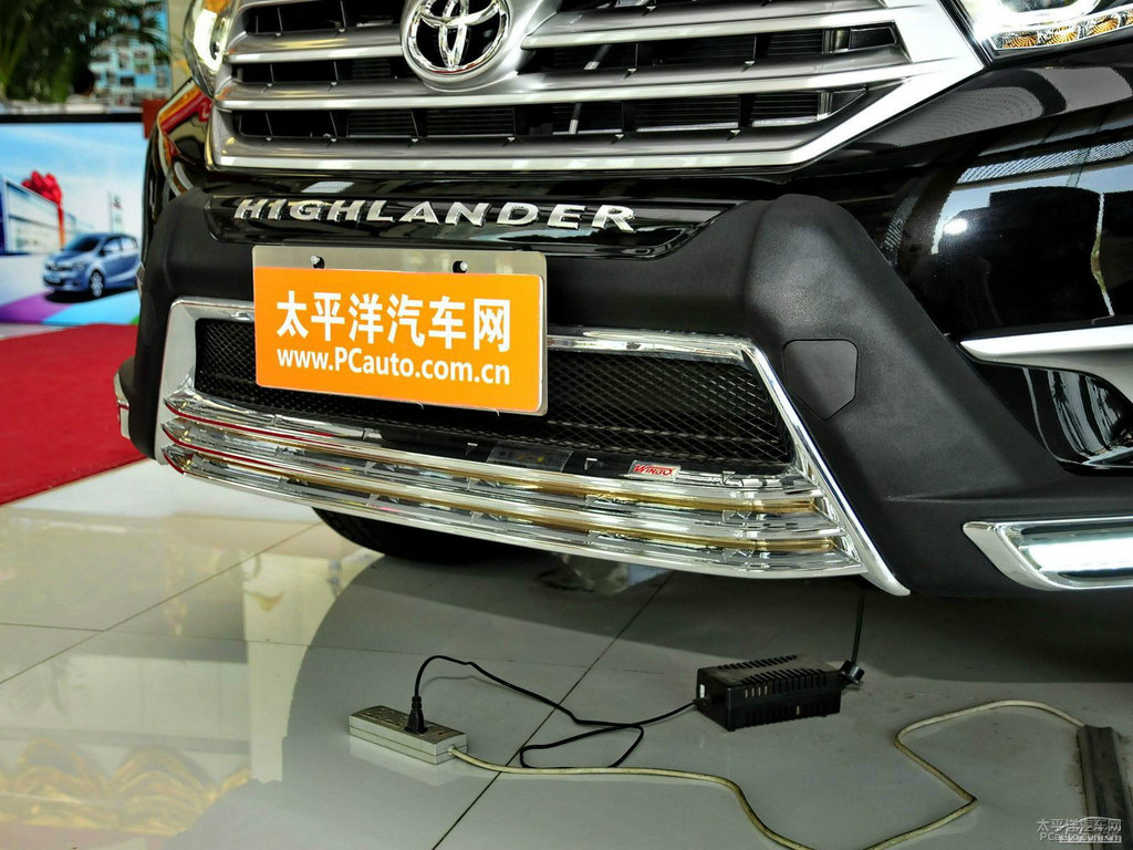 紫鉆黑漢蘭達(dá)車頭外觀圖片