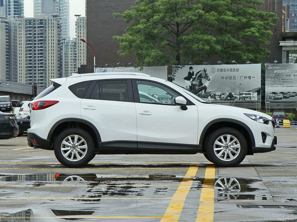 珠光白馬自達(dá)CX-5整車外觀外觀圖片