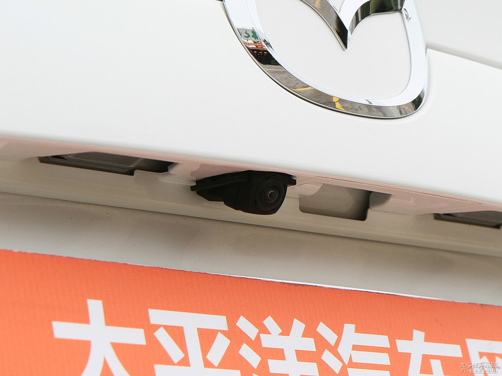 珠光白馬自達CX-5車尾外觀圖片