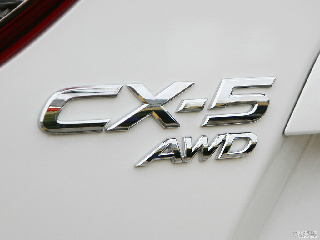珠光白馬自達(dá)CX-5車尾外觀圖片