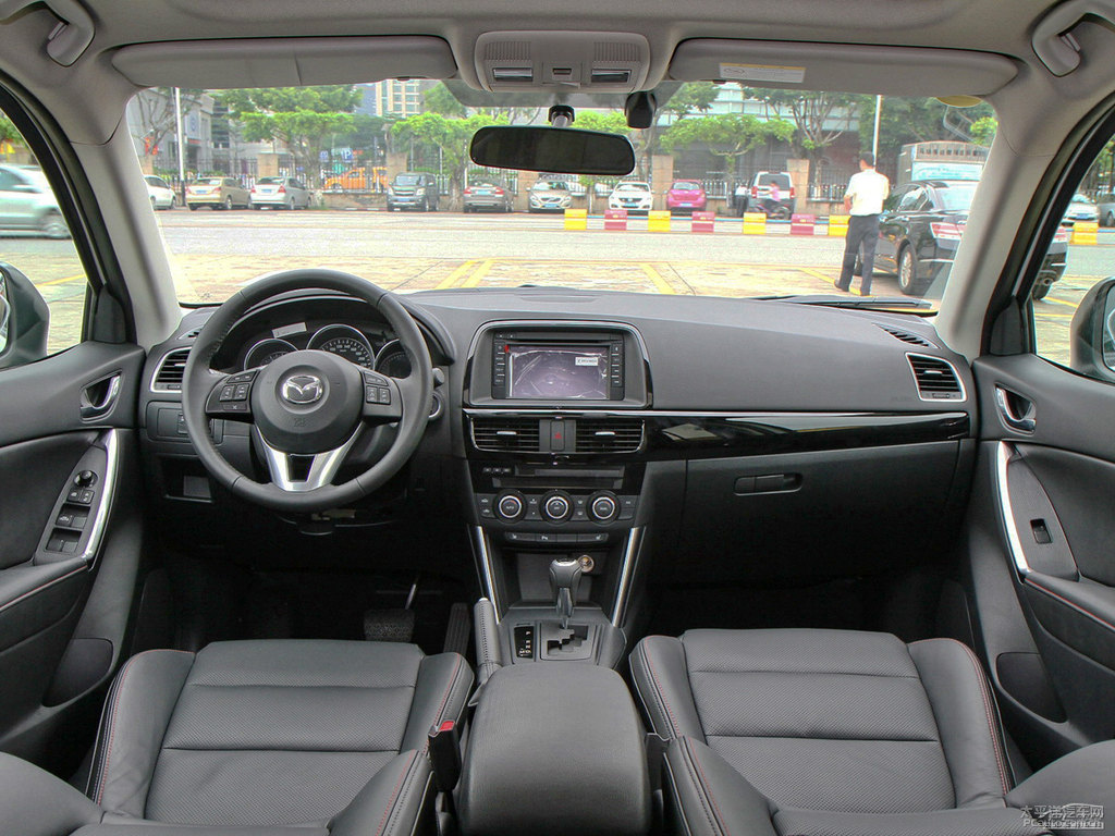 珠光白馬自達(dá)CX-5中控內(nèi)飾圖片