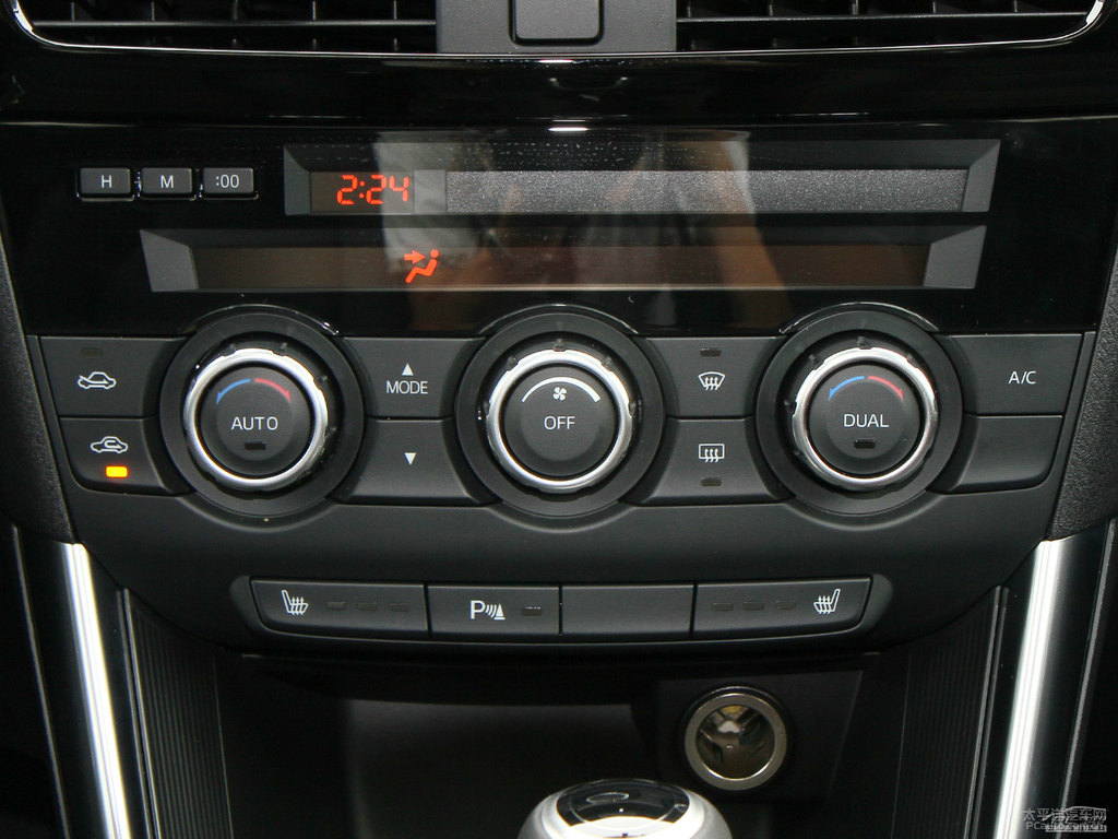 珠光白馬自達(dá)CX-5中控內(nèi)飾圖片