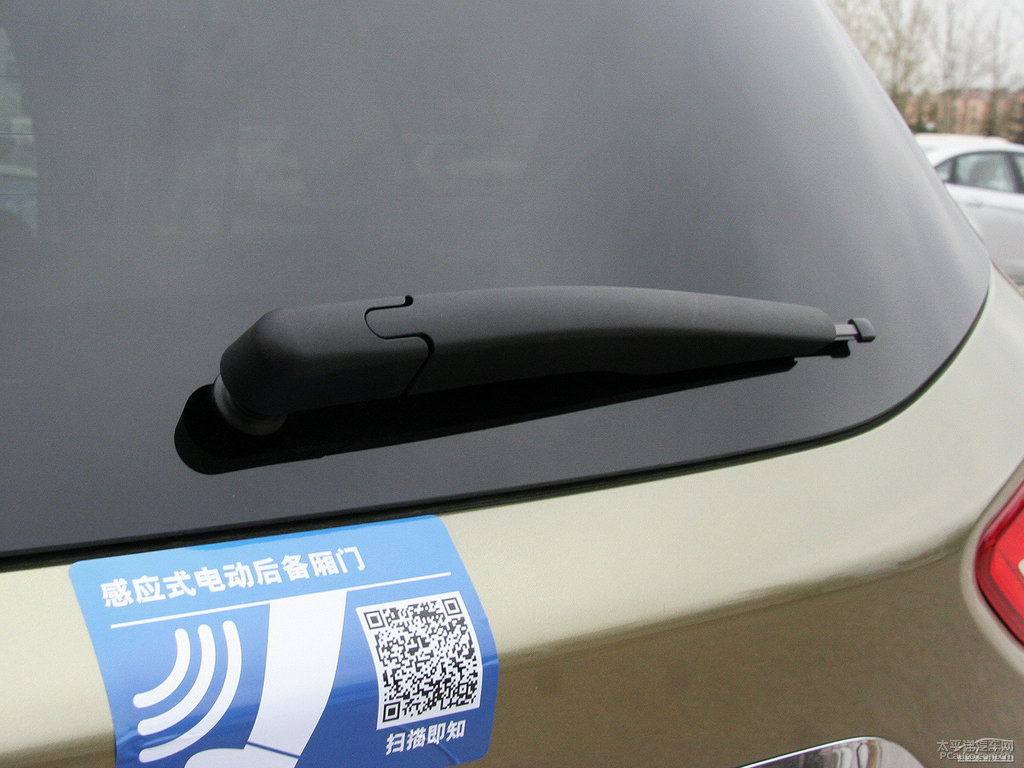 琥珀金翼虎車尾外觀圖片