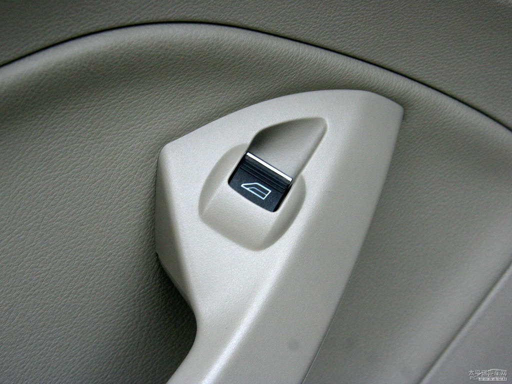 琥珀金翼虎車廂內(nèi)飾圖片