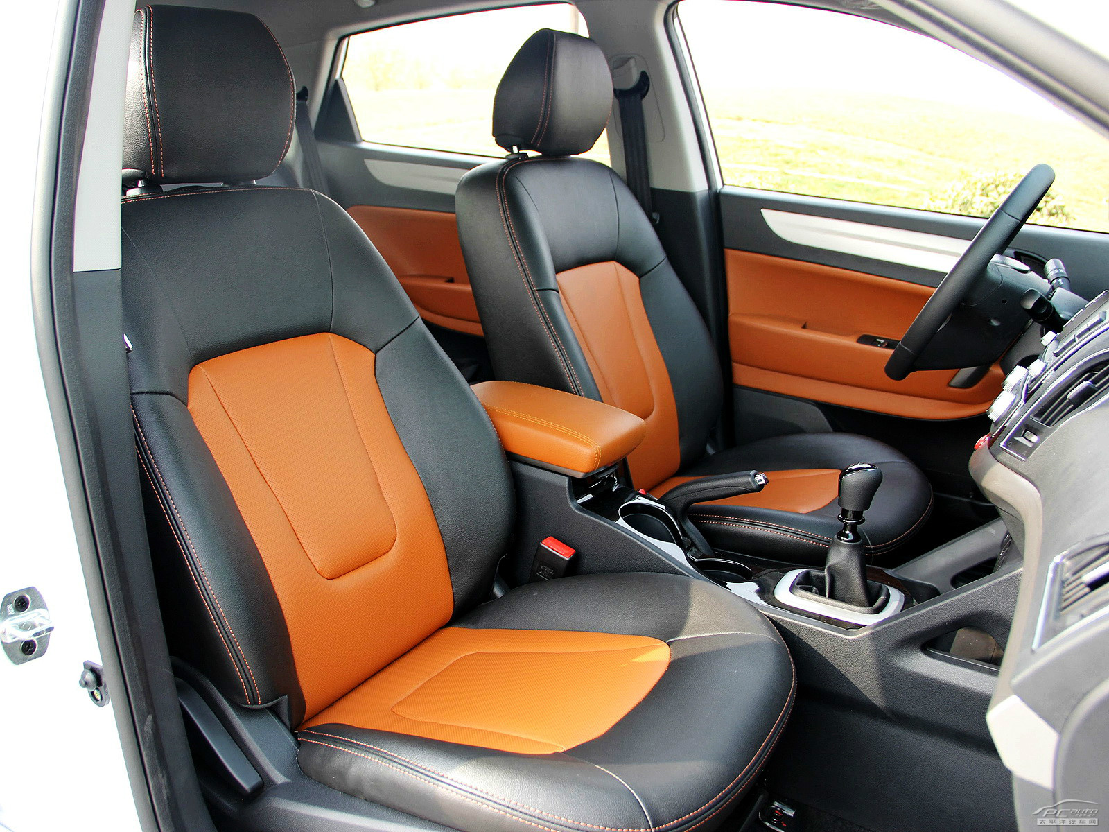 瑞風S5內(nèi)飾高清大圖