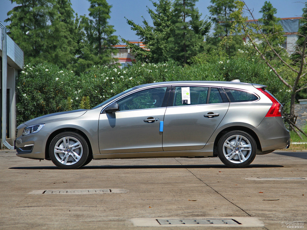 海貝灰沃爾沃V60整車外觀外觀圖片