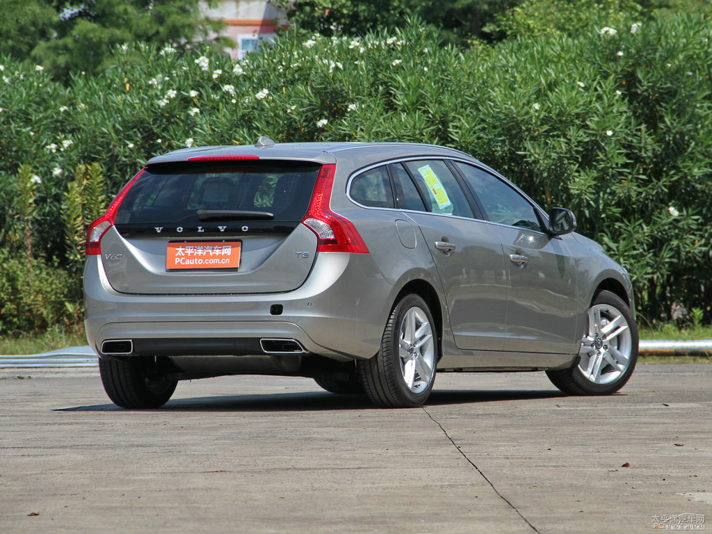 海貝灰沃爾沃V60整車外觀外觀圖片