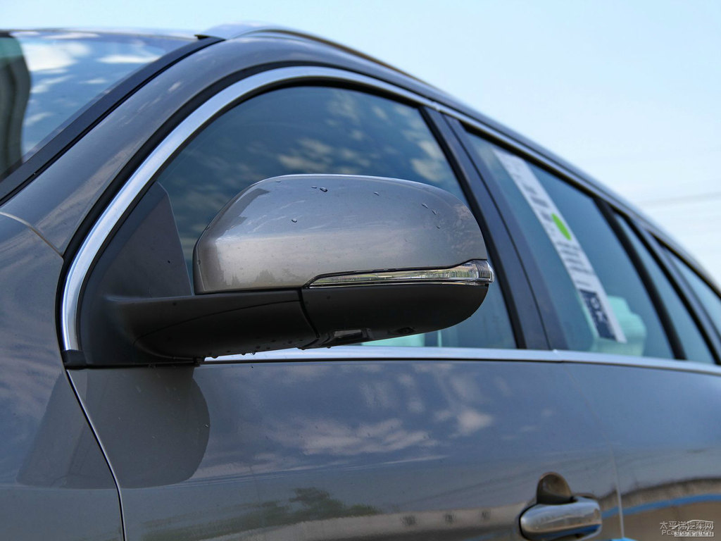 海貝灰沃爾沃V60車身外觀圖片