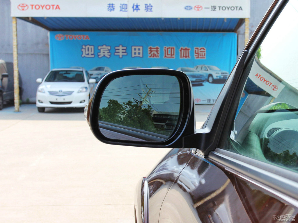 深棕云母色RAV4榮放車身外觀圖片