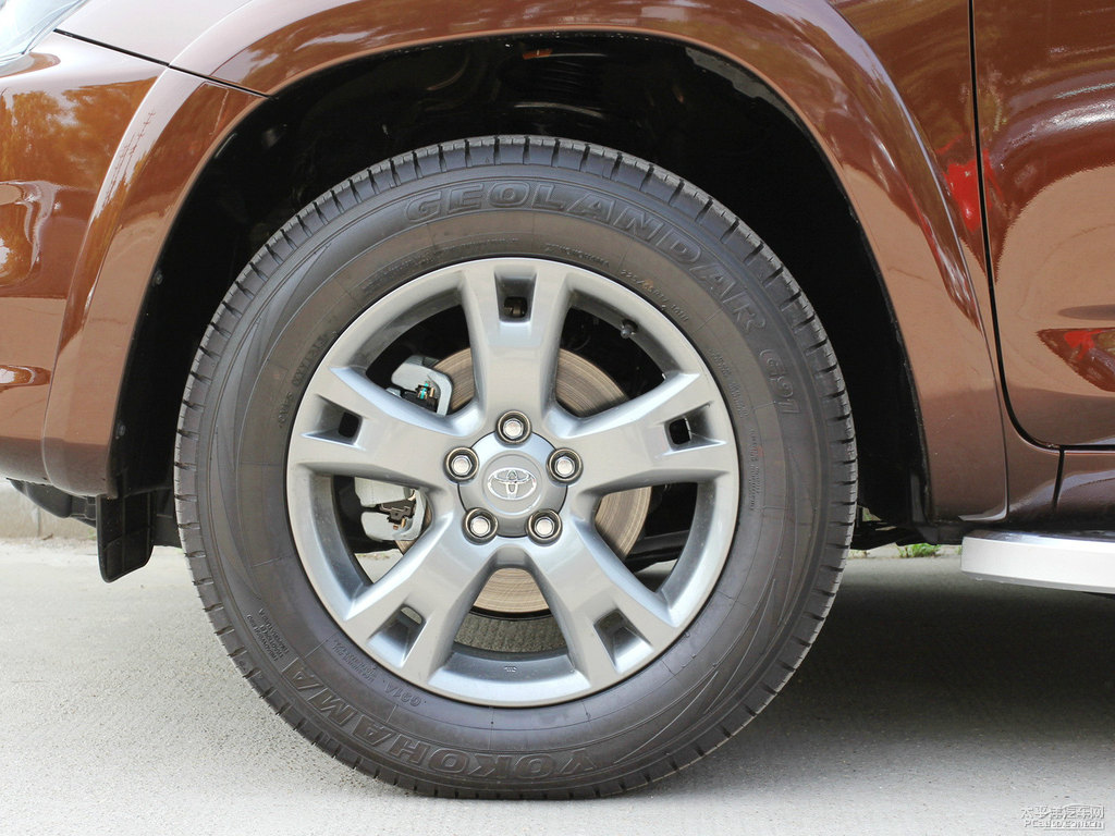 深棕云母色RAV4榮放車身外觀圖片
