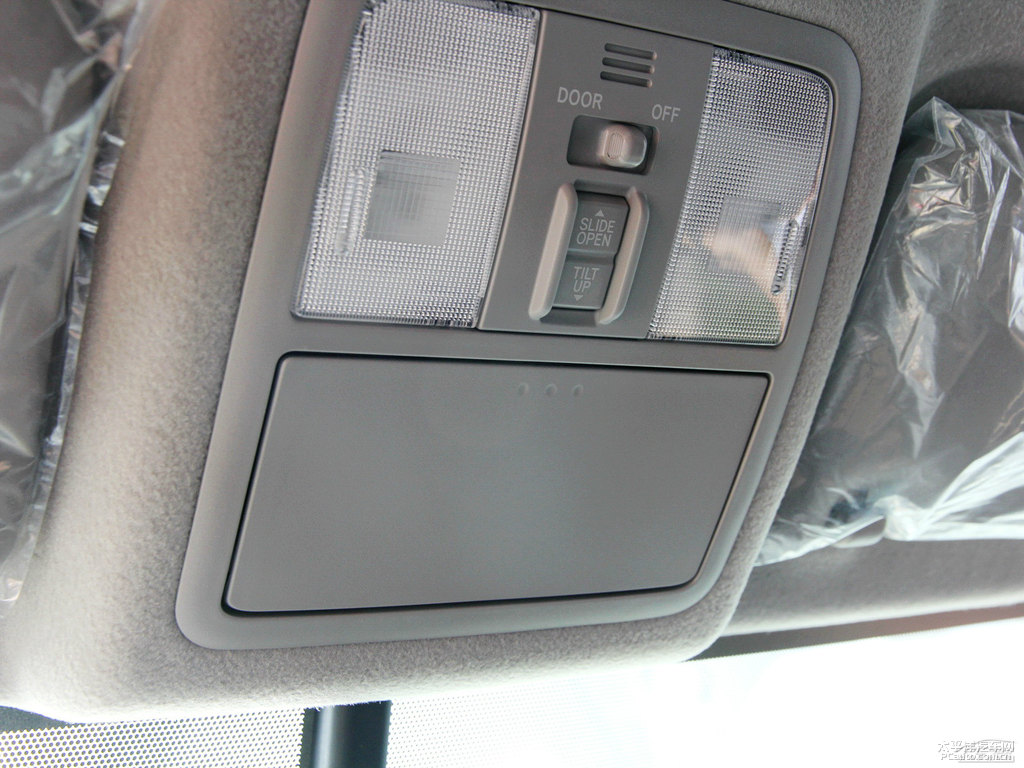 深棕云母色RAV4榮放車廂內(nèi)飾圖片