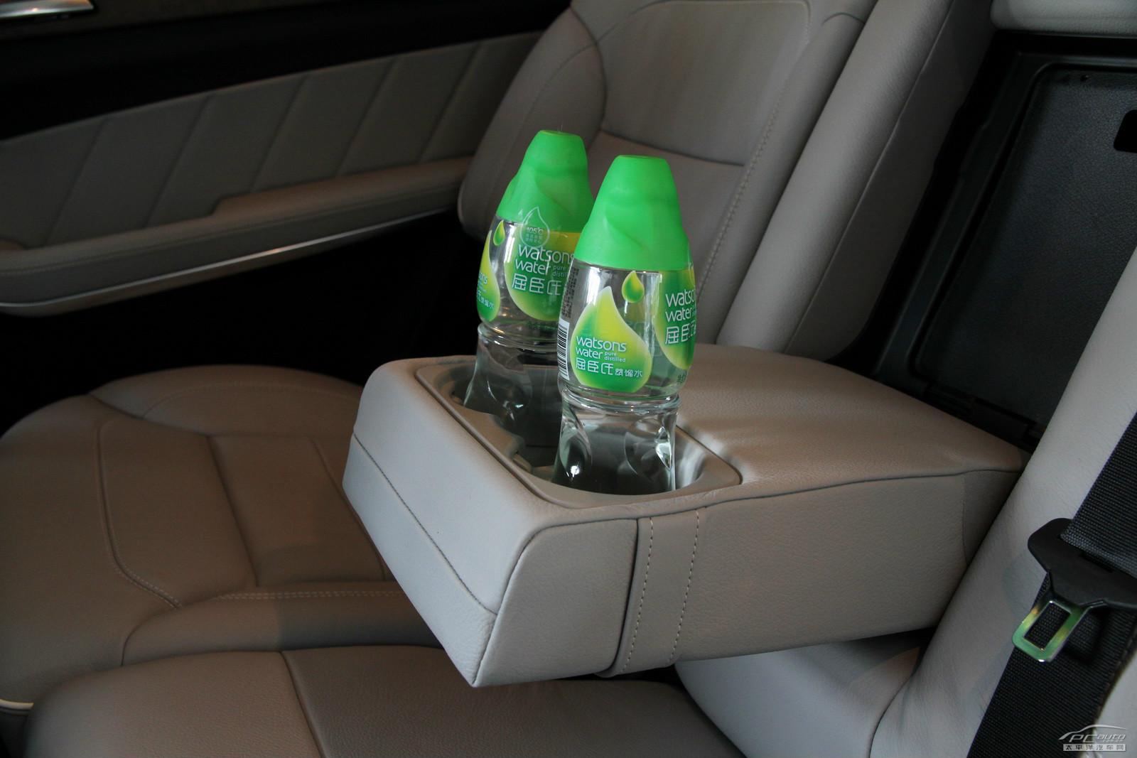 奔馳GL空間高清大圖