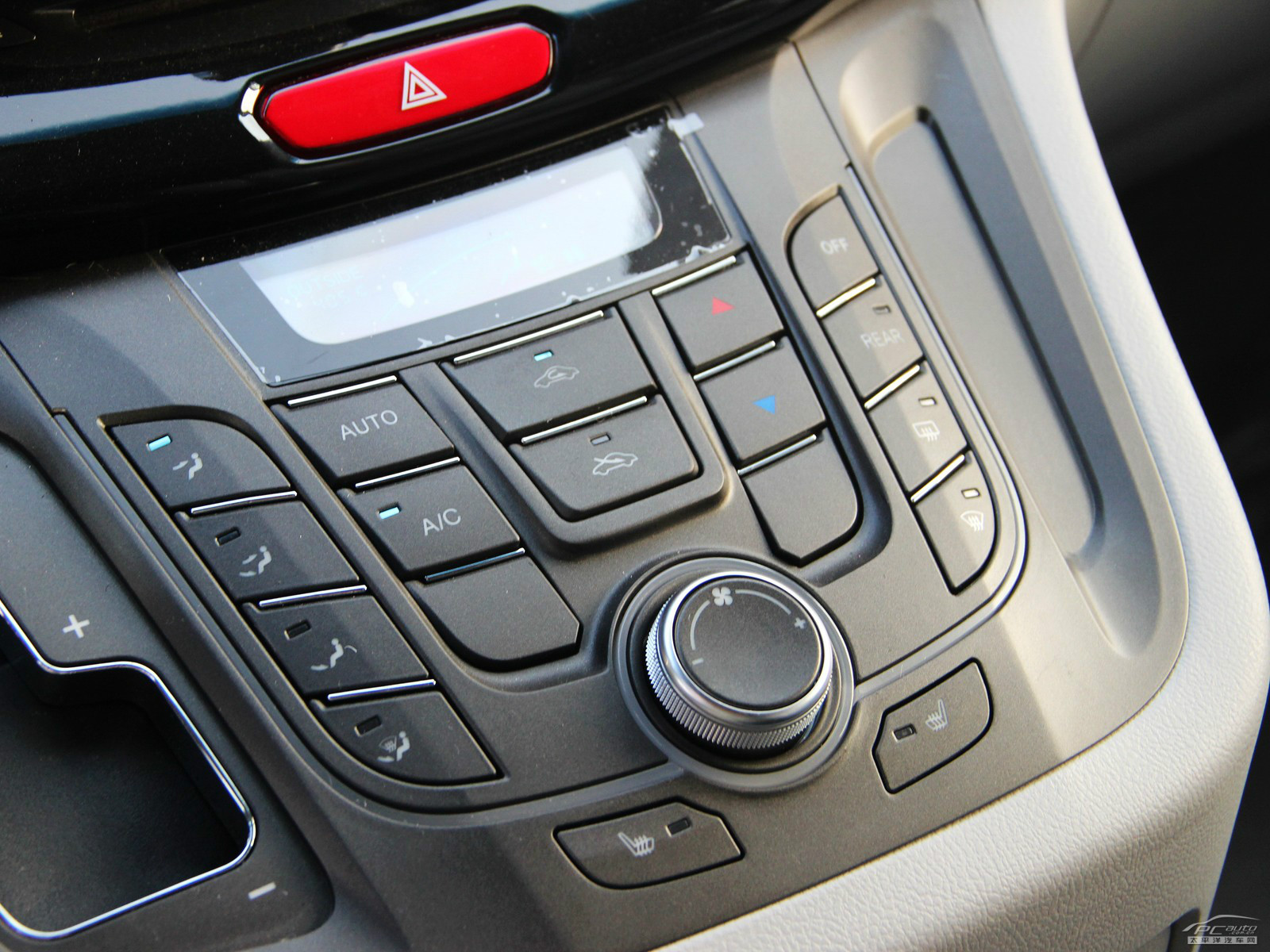 瑞風(fēng)M5內(nèi)飾高清大圖