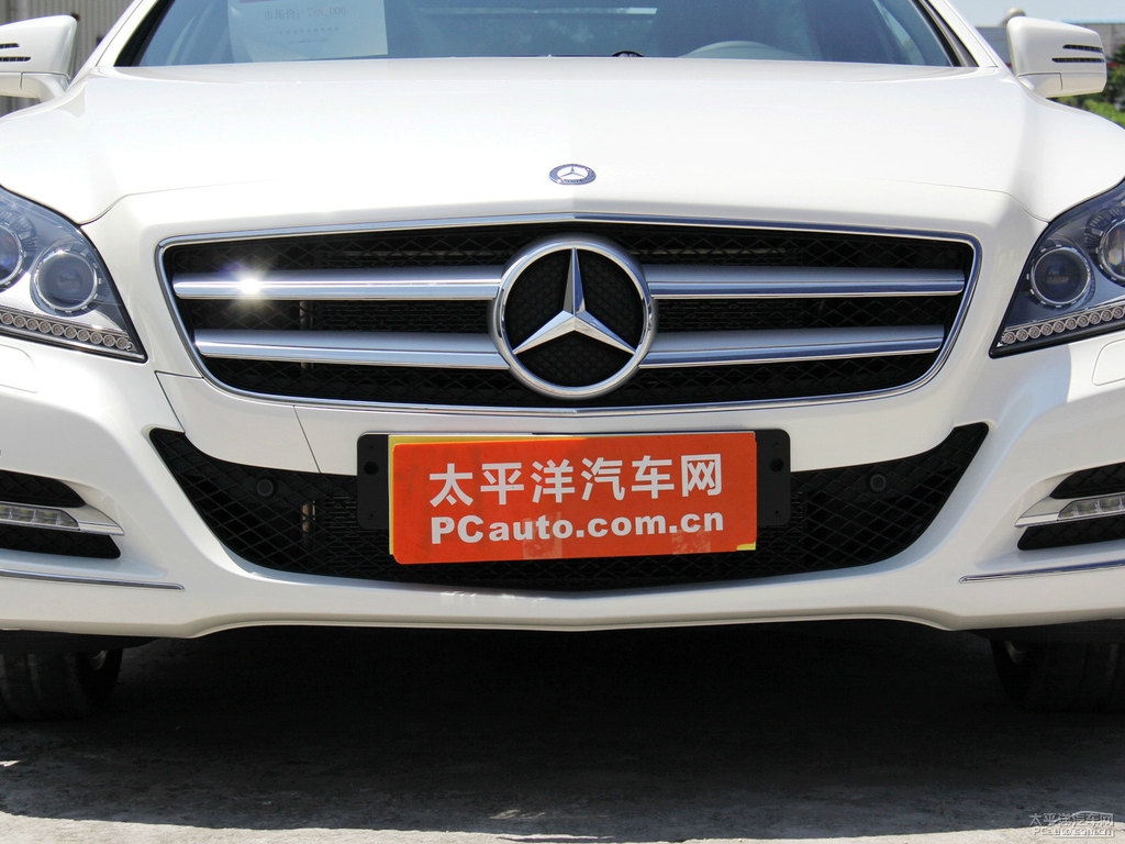 鉆石白奔馳CLS級車頭外觀圖片