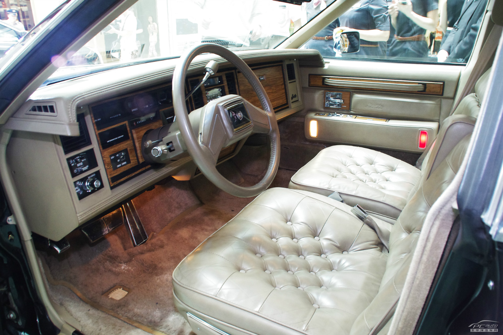 凱迪拉克Seville內(nèi)飾高清大圖