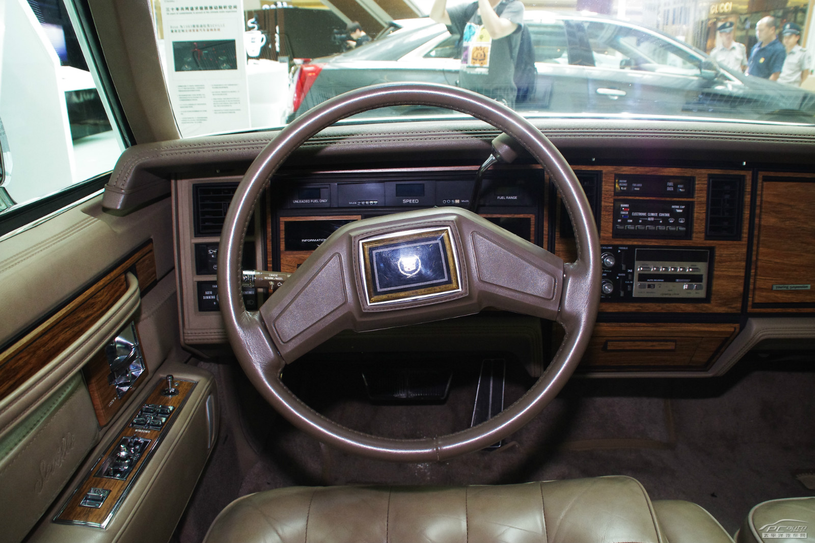 凱迪拉克Seville內(nèi)飾高清大圖