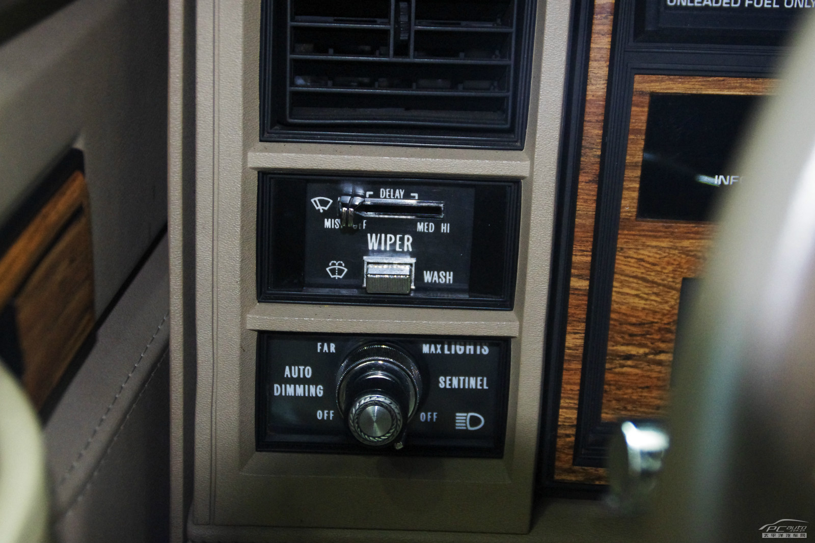 凱迪拉克Seville內(nèi)飾高清大圖