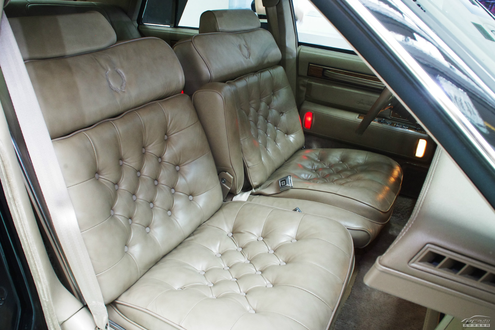 凱迪拉克Seville內(nèi)飾高清大圖