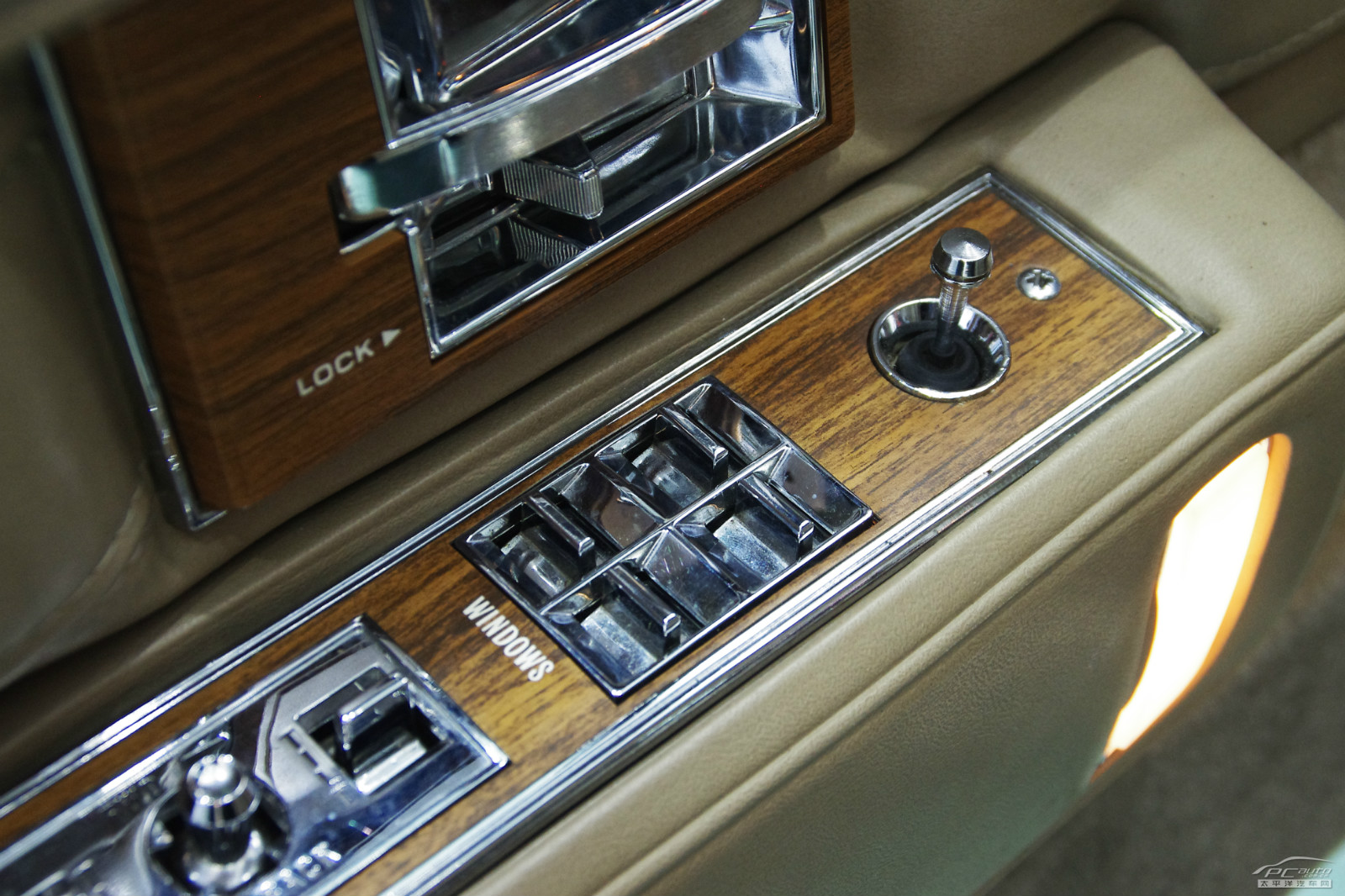 凱迪拉克Seville內(nèi)飾高清大圖