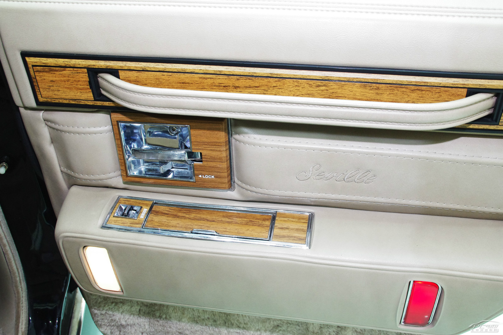 凱迪拉克Seville內(nèi)飾高清大圖