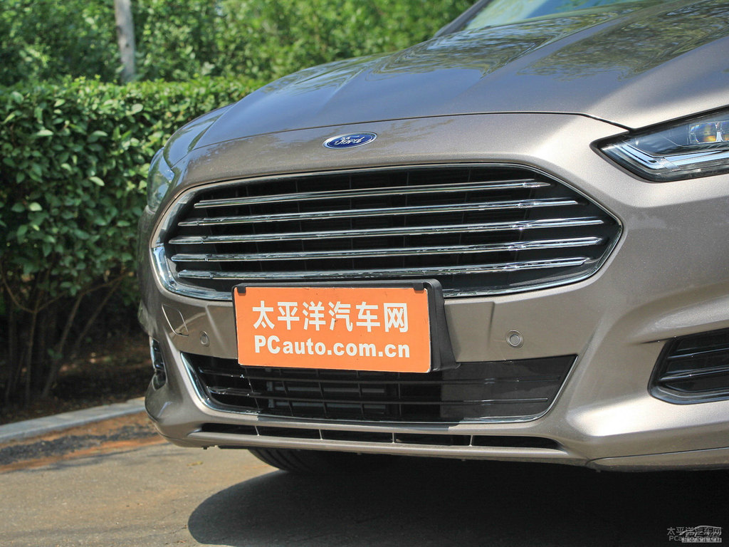 牡蠣灰蒙迪歐車頭外觀圖片
