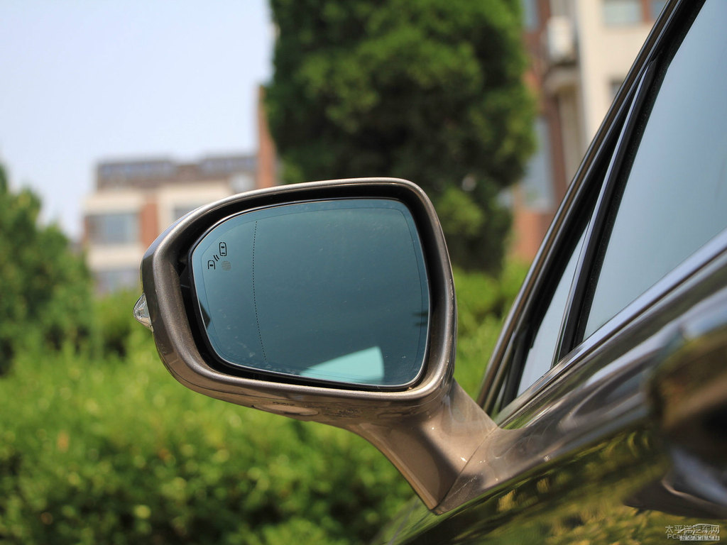 牡蠣灰蒙迪歐車身外觀圖片