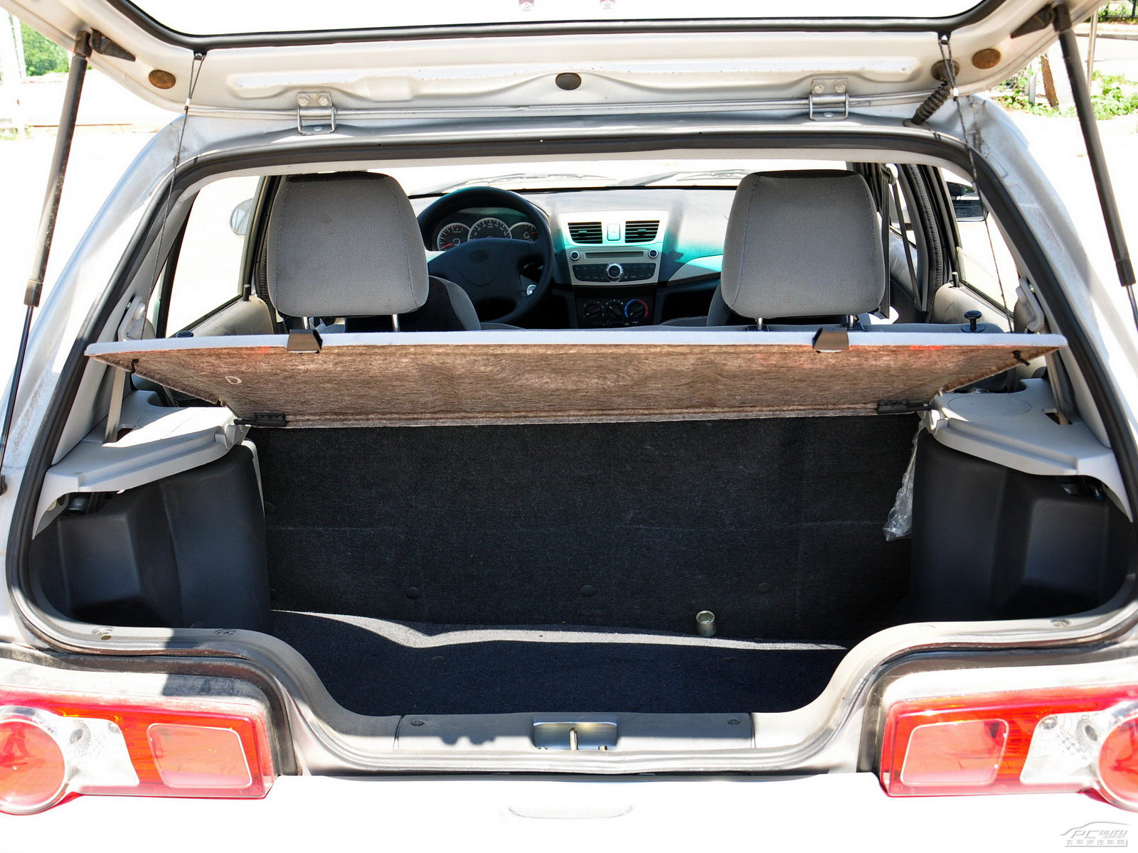 夏利空間高清大圖