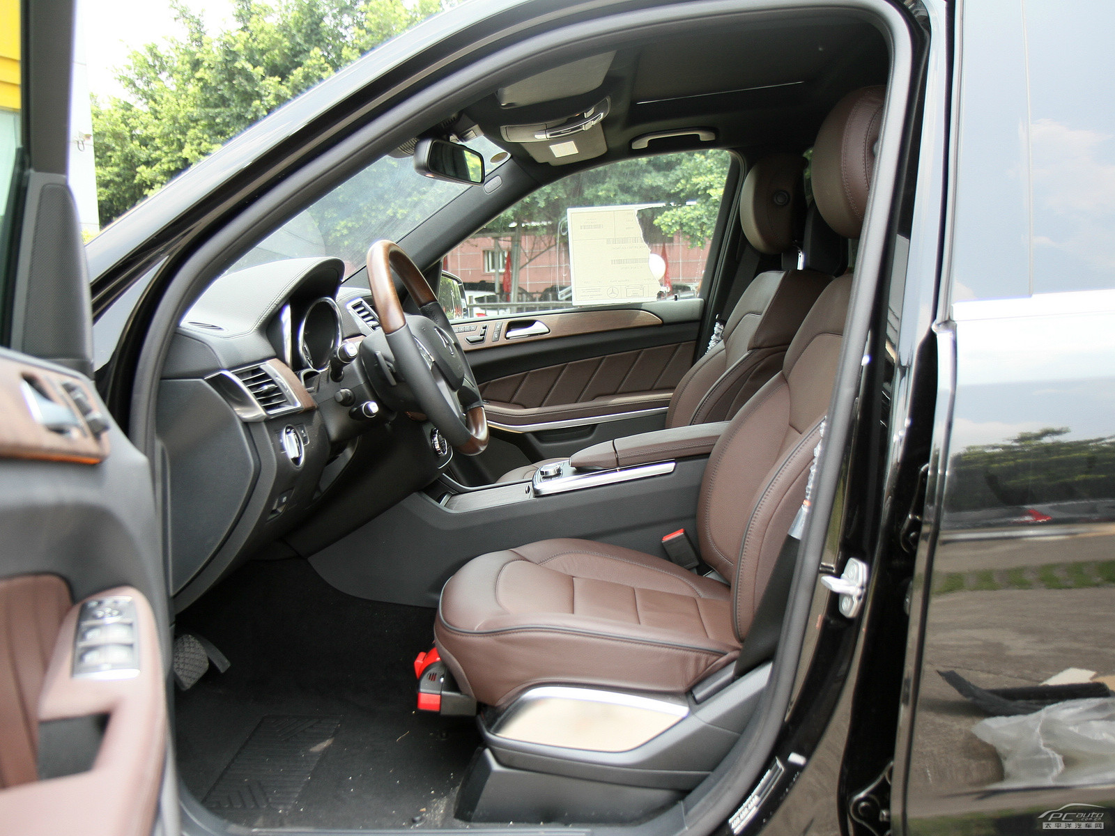 奔馳GL空間高清大圖