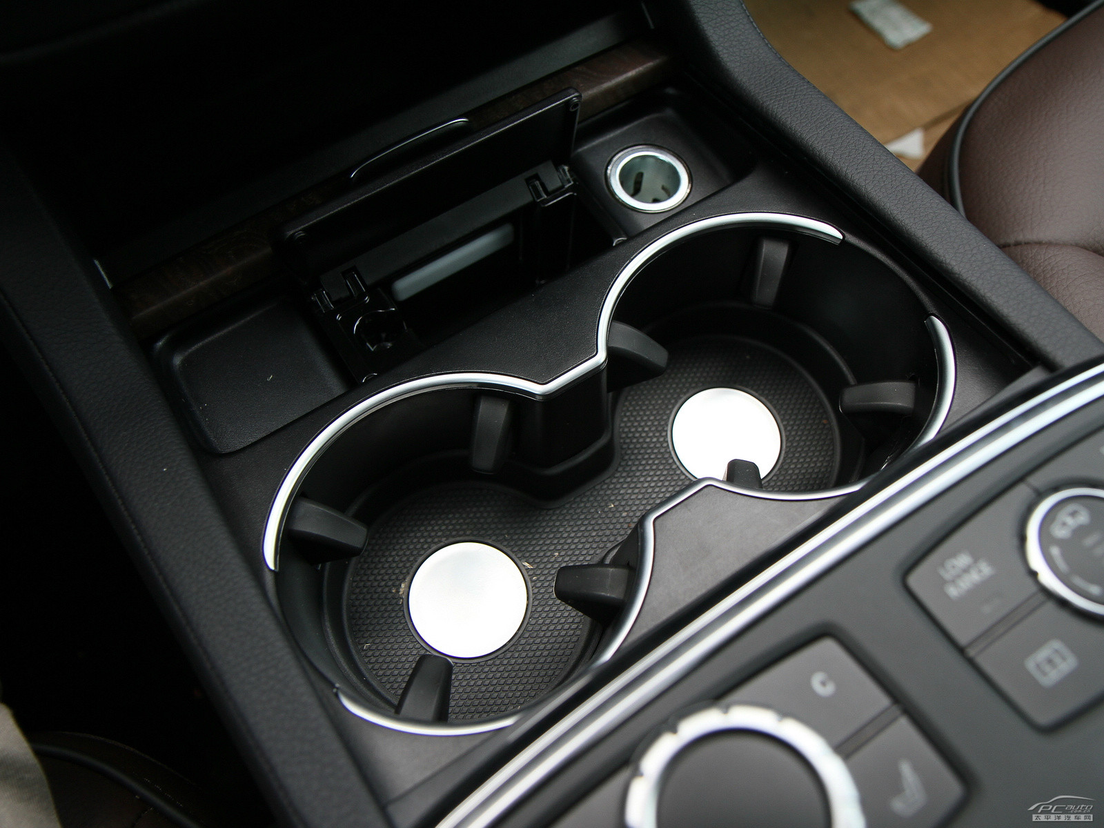 奔馳GL空間高清大圖